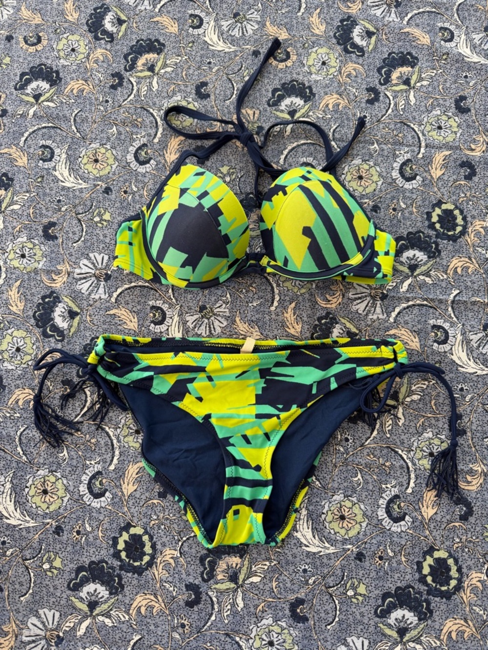 Aerie swimsuit | 34B top and S bottom